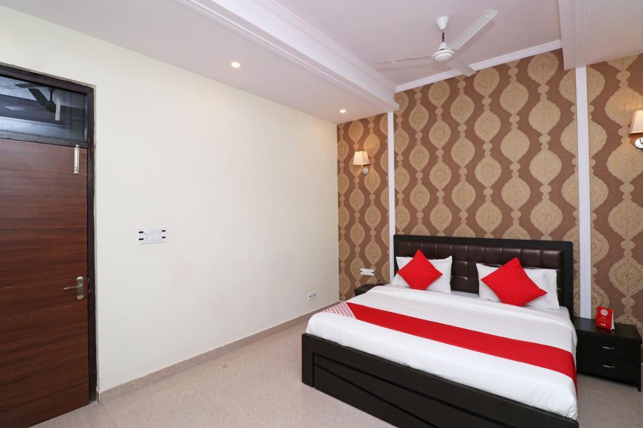 Capital O Hotel Royal Inn Near Gomti Riverfront Park Lucknow Extérieur photo