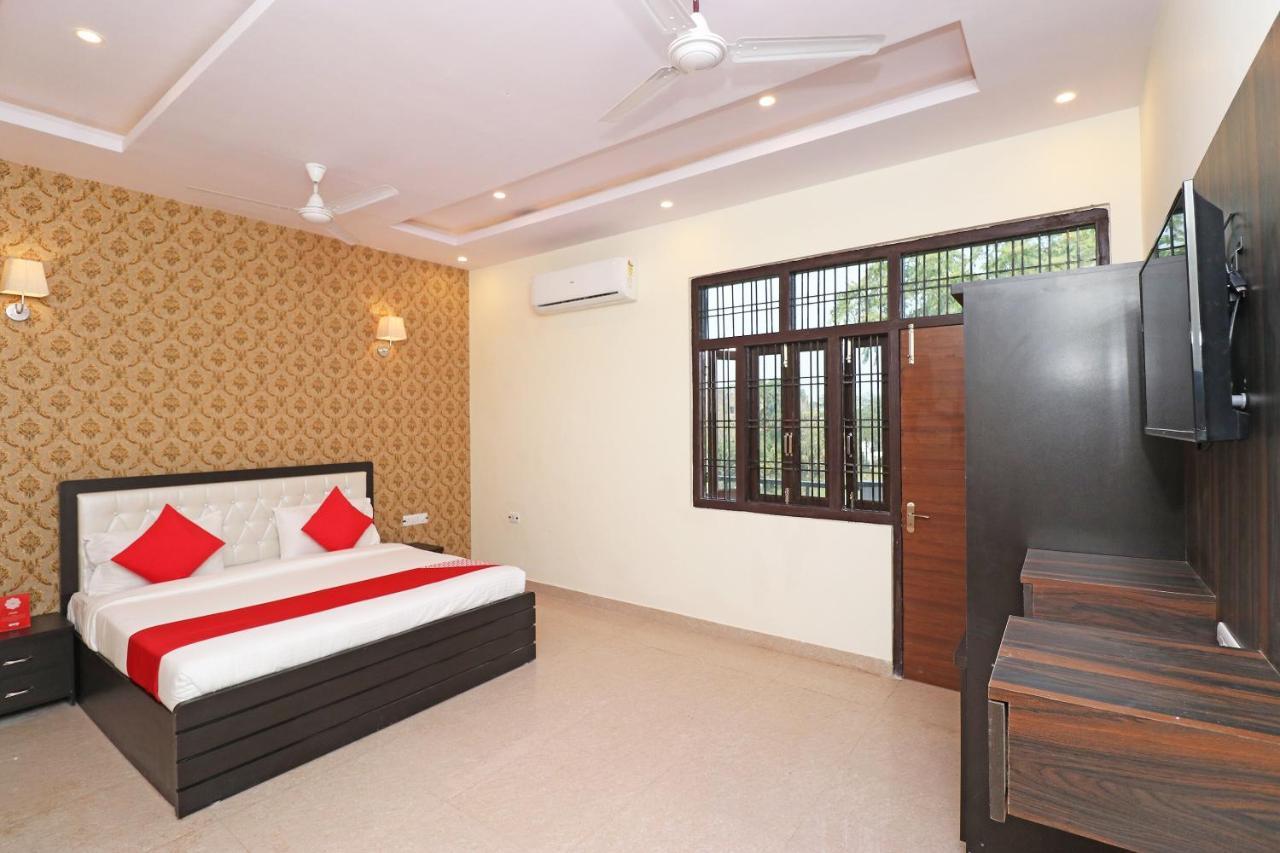Capital O Hotel Royal Inn Near Gomti Riverfront Park Lucknow Extérieur photo