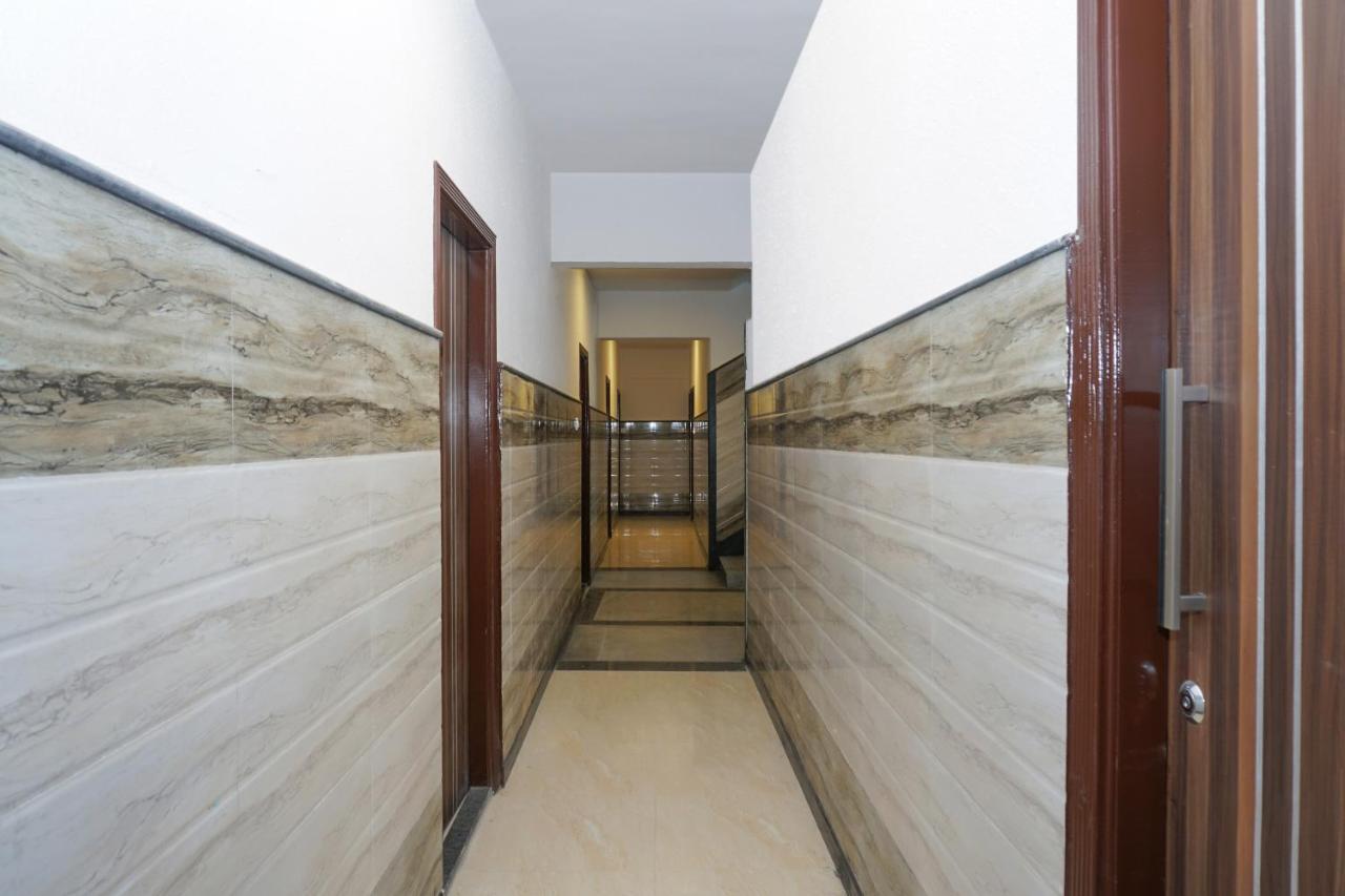 Capital O Hotel Royal Inn Near Gomti Riverfront Park Lucknow Extérieur photo